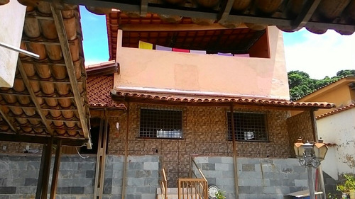 Espaçosa E Aconchegante Casa De 3q Com 2 Pavimentos - 1870