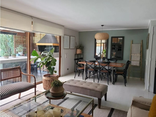 Casa En Las Condes/ Camino Las Flores