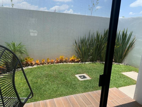Imagen 4 de 12 de Casa Sola En Venta Capittala