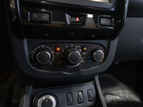 Renault Duster Oroch 2.0 Outsider Plus