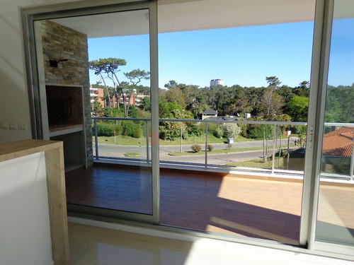 Imagen 4 de 30 de Venta De Apartamento En Mansa, Punta Del Este - Sin Muebles