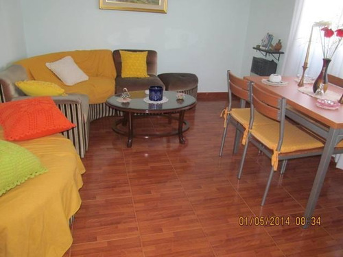 Imagen 2 de 28 de Casa Con Lote Interno- Lanús Oeste