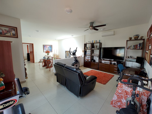 Casa Residencia En Venta En Lomas De Jiutepec.
