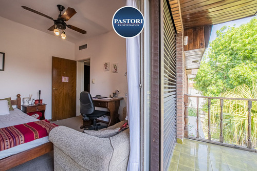 Venta De Casa De 6 Amb, Gge P/2 Autos Y Patio Quincho Pil