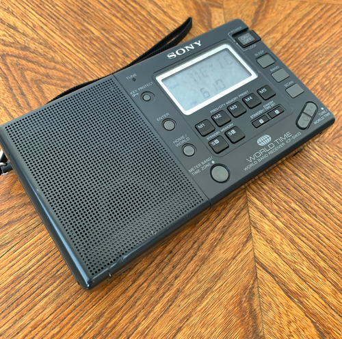 Radio Portatil Sony Multibandas Icp-sw33 Vintage Gris Oscuro (Usado)