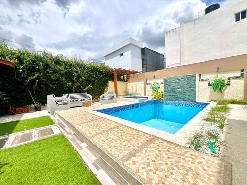Villa En Venta Con Piscina Y Jacuzzi En San Francisco De Mac