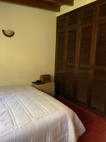 Imagen 8 de 12 de Casa En Venta En Prados Del Este 21-11818 Caro Fermoso 0424-2083128