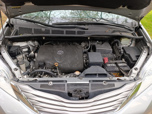 Toyota Sienna 3.5 Xle At