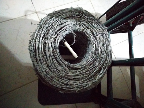 Rollo De Alambre De Púas De 500 Metros