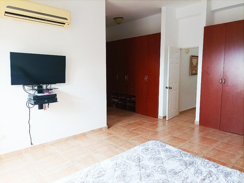 En Venta Casa De 2 Plantas Precio De Oportunidad, Cocina Concepto Abierto, Calle Cerrada, Urbanización Alto Hatillo. Ln