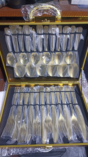 Juego De Cubiertos Dorados Acero Inoxidable 24 Pz.