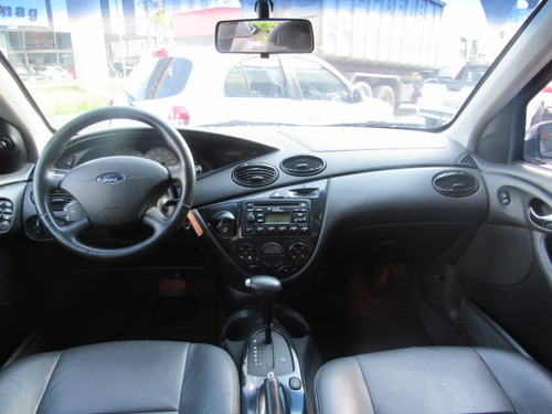 Ford Focus Sedan Ghia 2.0 16v (aut) Gasolina Automático