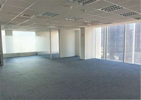 Imagen 4 de 8 de Arriendo Amplísima Oficina Habilitada Sanhattan El Golf