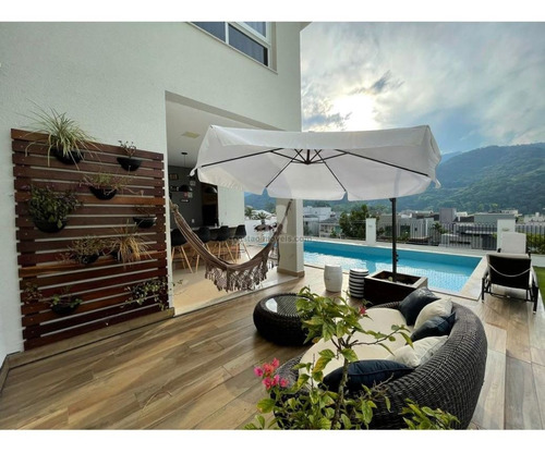 Imagem 3 de 25 de Casa Para Venda No Bairro Ariribá Em Balneário Camboriú, 5 Quartos Sendo 4 Suítes, 4 Vagas, - Ml_438