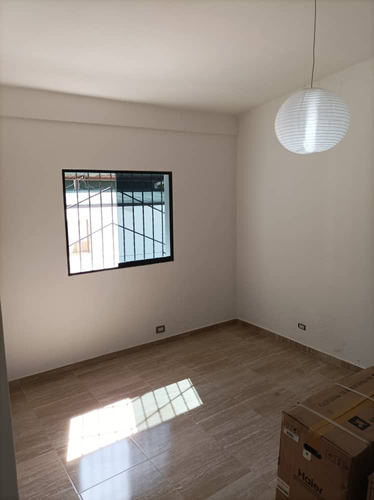 Imagen 9 de 16 de Se Vende Hermosa Casa Remodelada Urb Los Duraznos Los Teques.