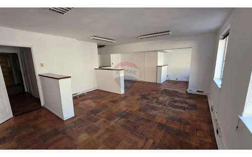 Oficina En Paseo Huérfanos, Gran Ubicación