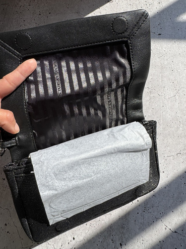 Phone Wristlet Billetera/cartera Con Muñequera Secret Color Black Sparkle Diseño De La Tela Liso