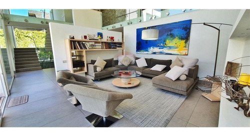 Imagen 3 de 30 de Espectacular Casa Con Diseño Y Arquitectura Única