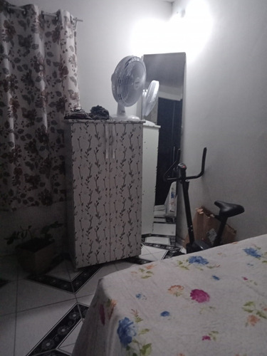 Casa1 São 4 Cômodos Casa2 São Dois Cômodos E 1 Banheiro
