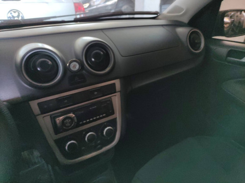 Imagem 13 de 15 de Volkswagen Voyage 1.6 Mi Trend 8v Flex 4p Manual