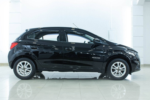 Imagem 3 de 10 de Chevrolet Onix 1.4 Mpfi Advantage 8v Flex 4p Automático