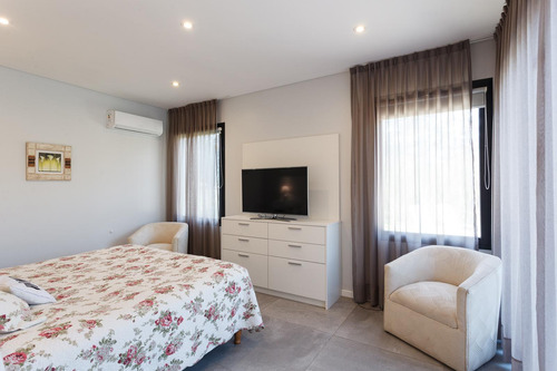Casa En Venta En Barrancas De San Benito, Chapadmalal.