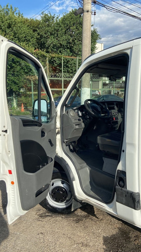 Imagem 9 de 10 de Iveco 35s14 2014 No Chassis