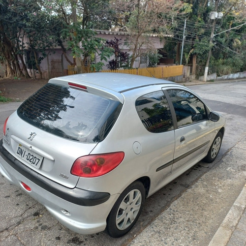 Imagem 4 de 8 de Peugeot 206 2004 1.0 Basico 2 Portas Com Vidros E Travas