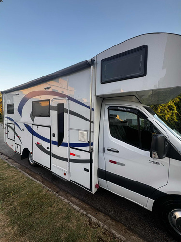 Motorhome Sprinter517 2024 Para 6pessoas Viajando E Dormindo