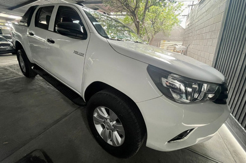 Toyota Hilux 2.7 Cabina Doble Sr Mt