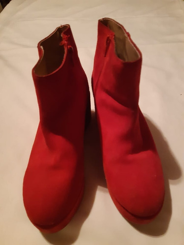 Botas Cortas Rojas Con Tachas Nro 35
