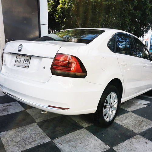 Imagen 4 de 15 de Volkswagen Vento 2016 1.6 Confortline Mt