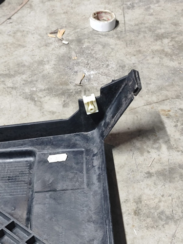 Tapa De Base De Batería Delantera Mini Clubman 2016 2023 (Usado)