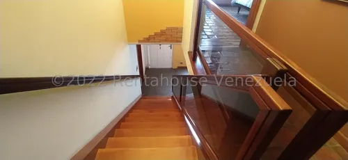 Amplia Casa En El Marques
