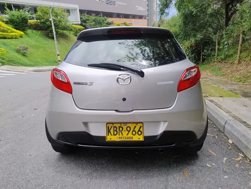 Mazda 2 1.5 Automático 2010