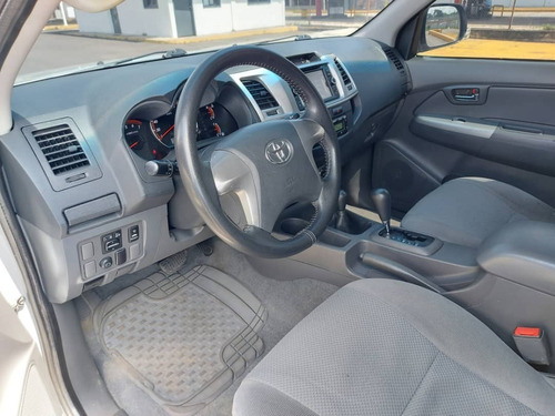 Imagen 10 de 17 de Toyota Hilux Kavak