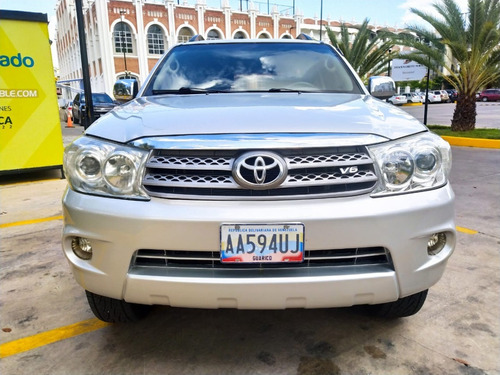 Imagen 4 de 12 de Toyota Fortuner Sr