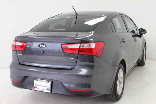 Imagen 6 de 14 de Kia Kia Rio Sedan 2017 4 Cilindros