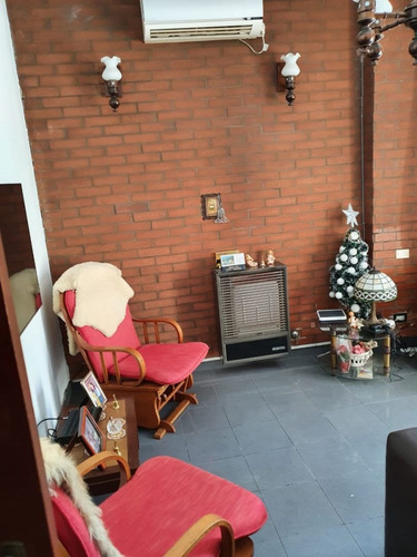 Imagen 3 de 12 de Venta Departamento Tipo Casa De 3 Ambientes En Wilde Centro