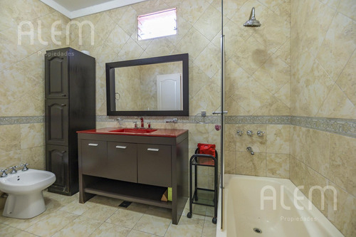 Casa En Venta En Temperley