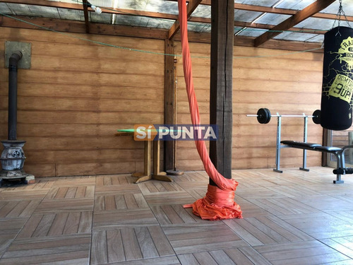 Imagen 16 de 25 de Casa En Jardines De Cordoba - Punta Del Este