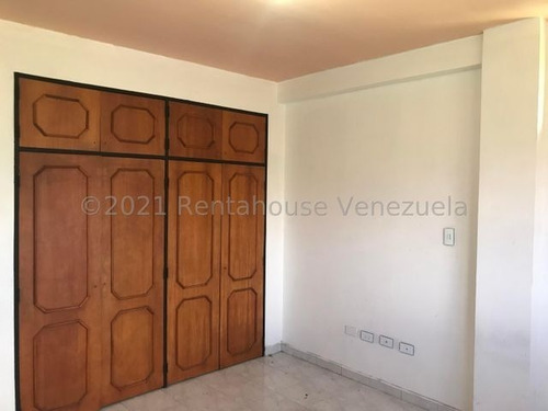 Imagen 8 de 22 de Gustavo Zavala Rentahouse 22-12940