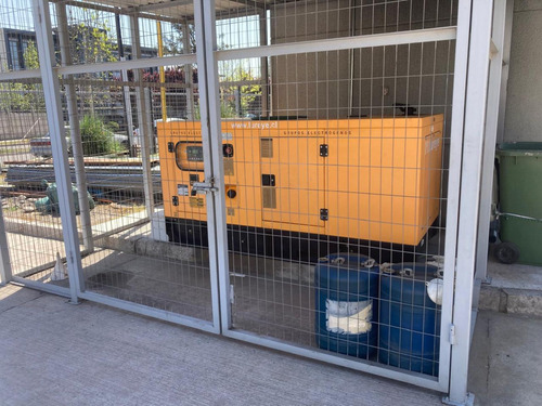 Arriendo Bodega De 1.805 M2 En Parque Industrial Lo Boza.