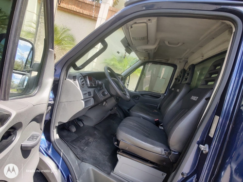 Imagem 9 de 11 de Iveco Daily 35s14 2014 Baú