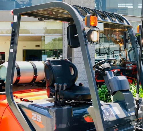 Imagen 6 de 10 de Autoelevador Lonking Lg25 Nafta-gas Nissan 2.5 Tn Anticipo