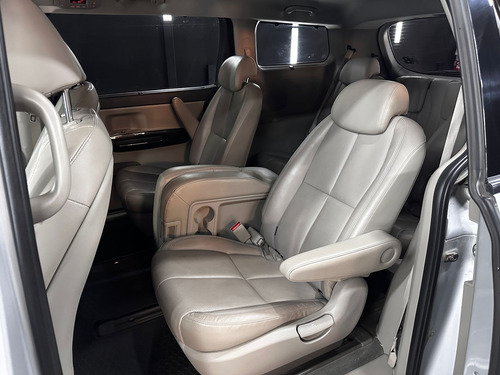 Kia Carnival 2.2 CRDI EX AT L19