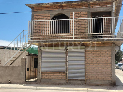 - Se Vende Casa Con Local En Col. Francisco Villa En Cd. Cuauhtemoc, Chih