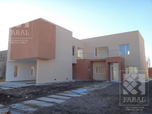 Casa Venta Barrio Privado Sauces Del Limay, Neuquén, 3 Dormitorios, 4 Baños, Cochera Y Jardín