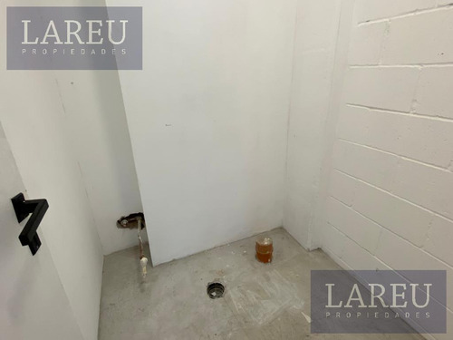 Local En Alquiler De 90m2, Officia Pilar Work