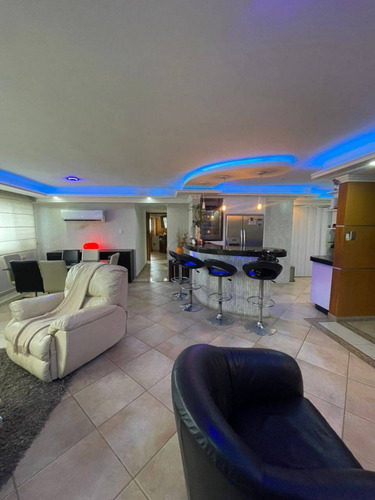 Se Vende Hermoso Apartamento En: 4av El Parral Cod 284059